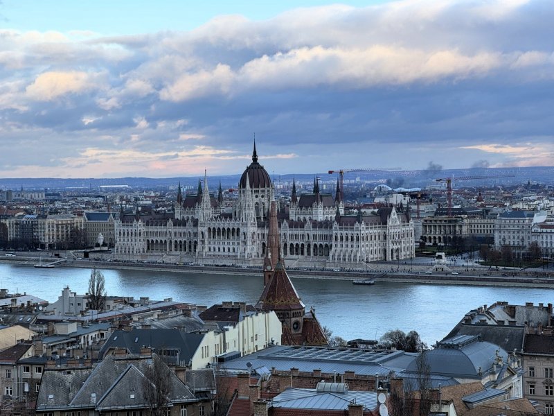 Říká se, že nejhezčí pohled na Budapešťský parlament je z Hradního vrchu