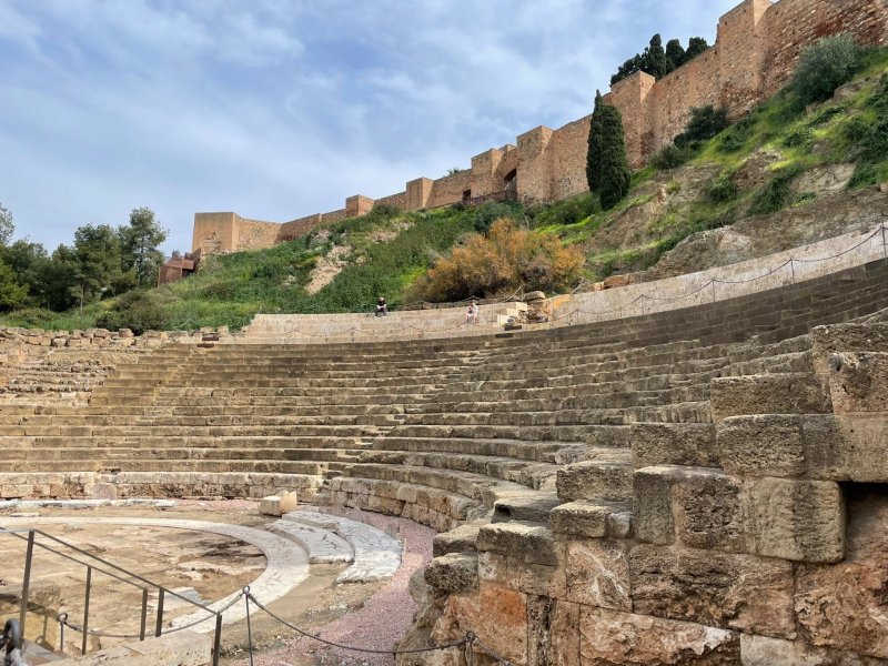 Společný pohled na pevnost Alcazaba a Teatro Romano